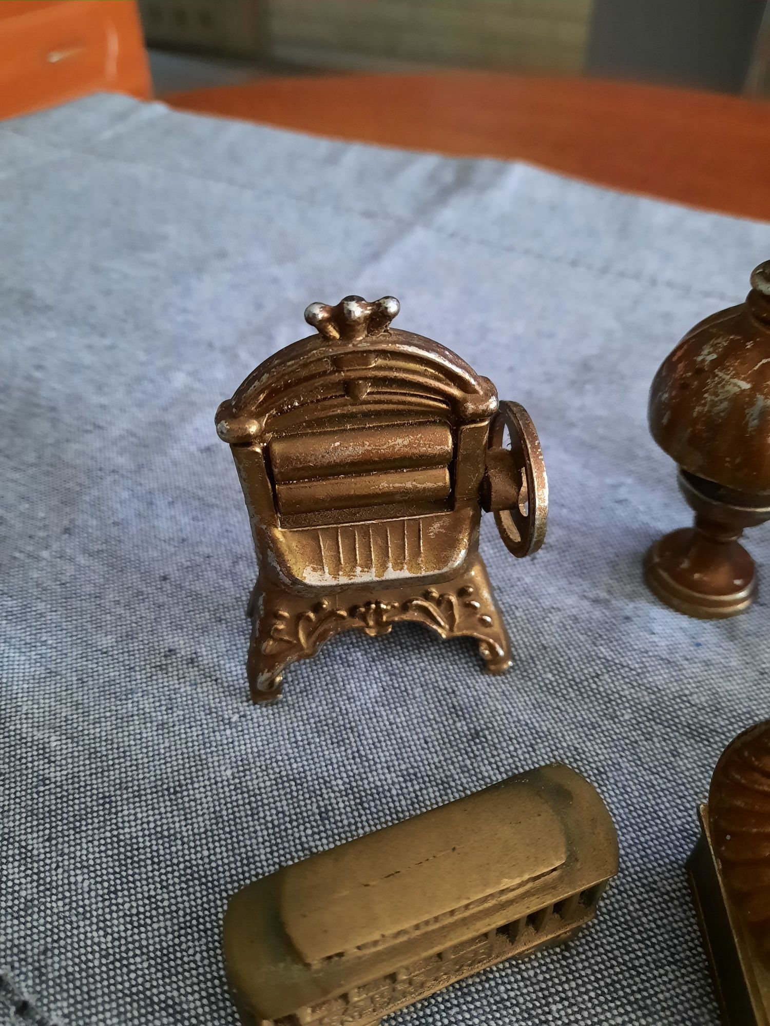 Miniatury mosiężne Zegar Gramofon Tramwaj Lampa itp/Made in England