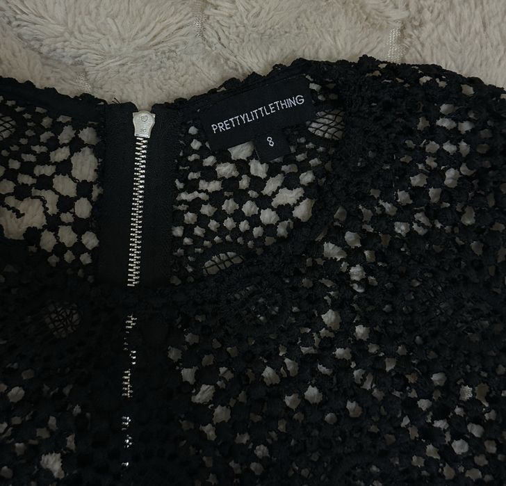 Чорна готична накидка бренду PrettyLittleThing