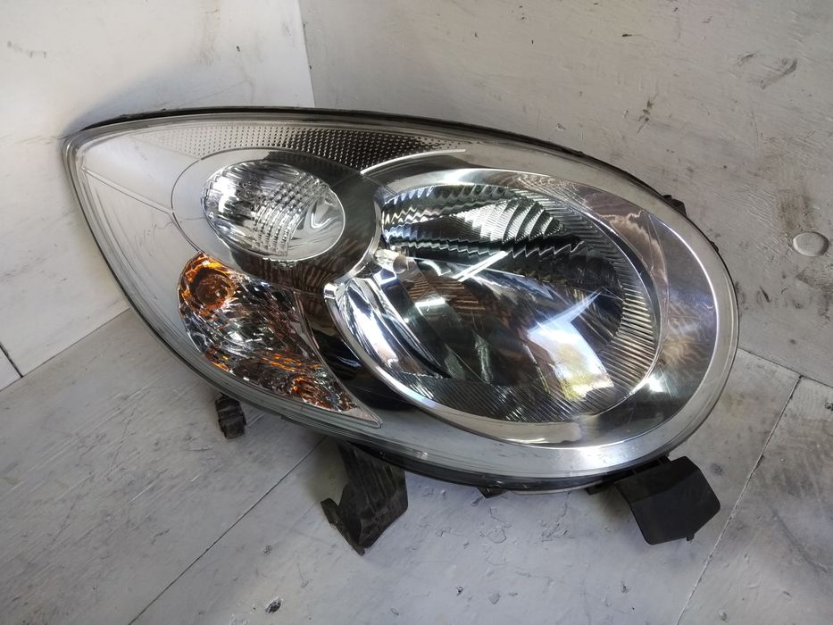 Фари передні Citroen C1 Toyota Aygo Peugeot 107 фара