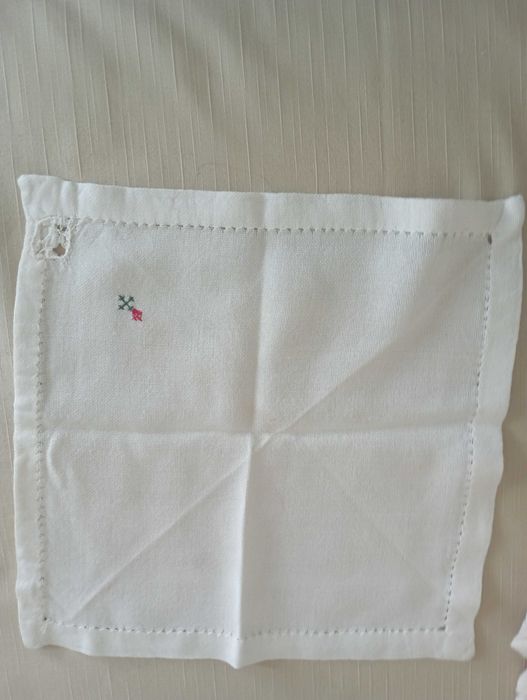 Toalha de mesa,  renda  c/ bordado