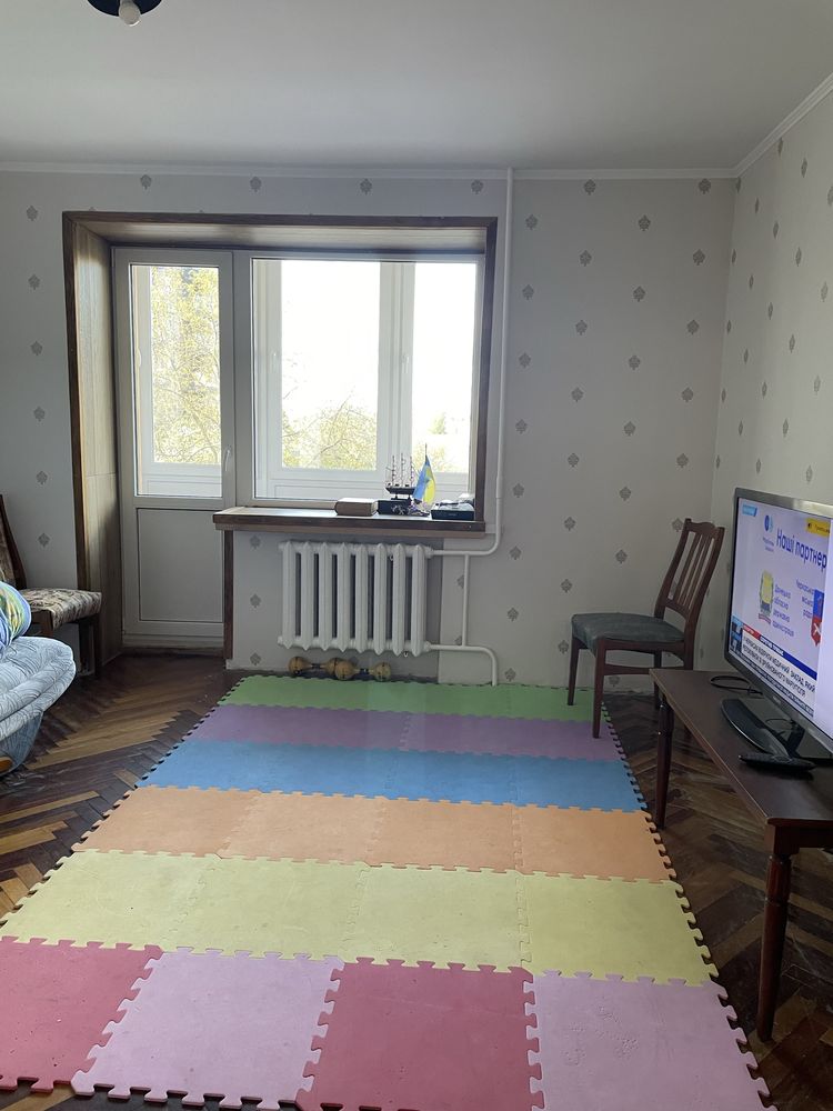 (!) Трикімнатна квартира зі свіжим ремонтом в р-ні 12 школи