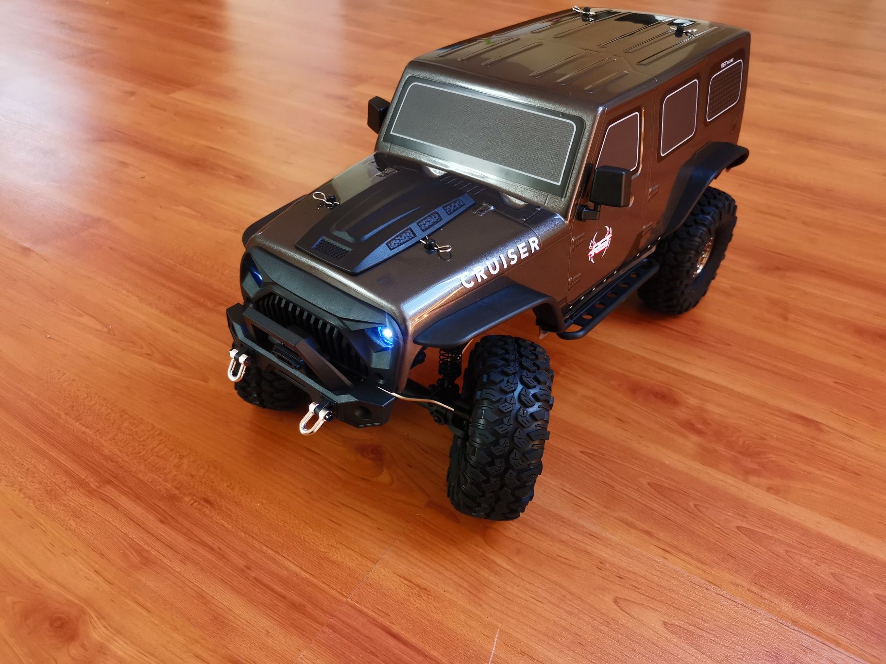 Carro telecomandado RC Jipe Rubicon Rock Crawler RGT 86100 V2 1:10 4x4