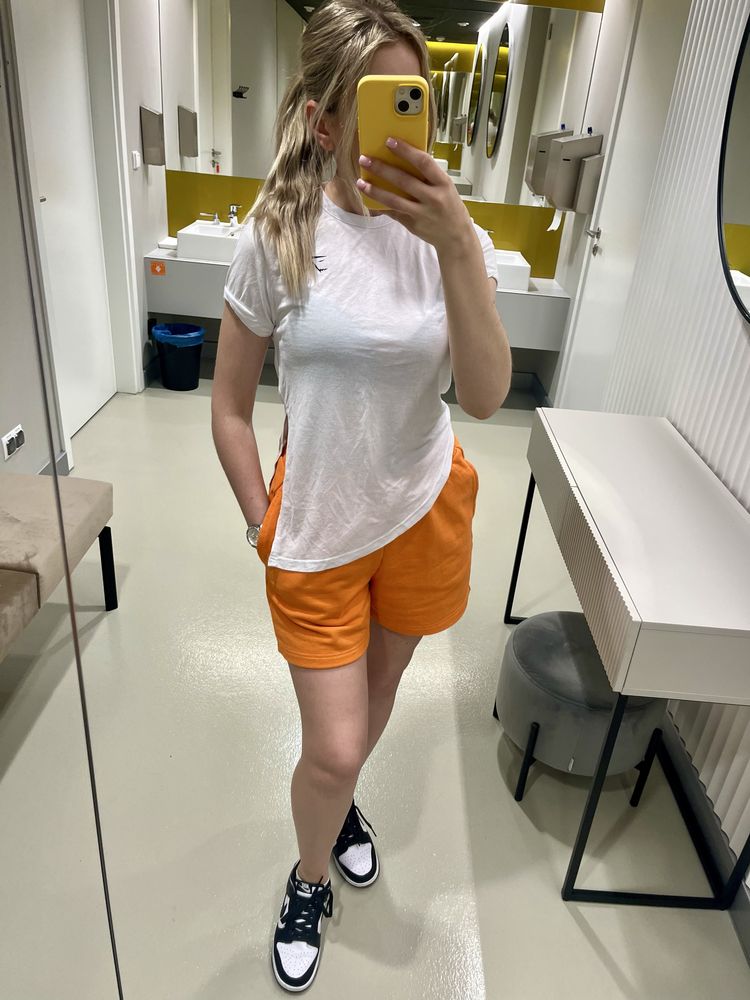 T-shirt Gymshark z rozcięciem z boku, rozmiar S