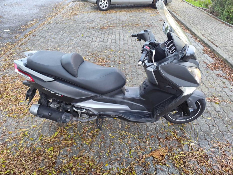 Vendo ou troco por carro SYM GTS 125 i