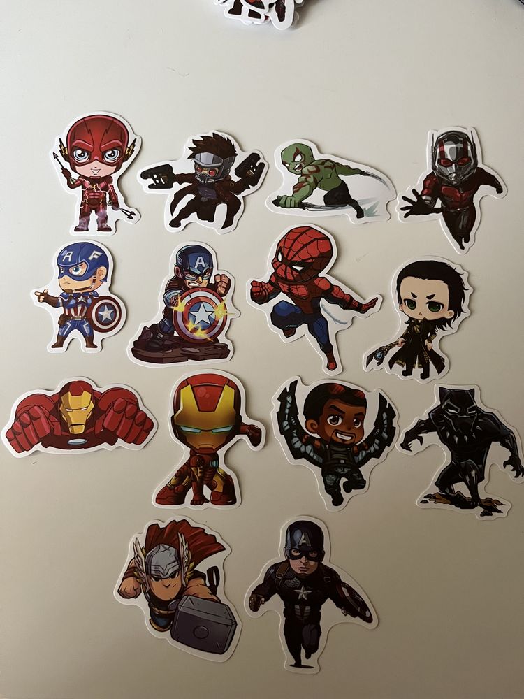 50 Autocolantes Stickers Super Heróis Marvel DC