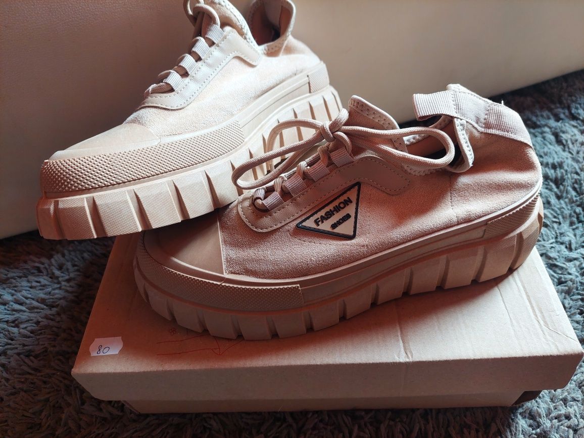 Sneakersy beżowe 39