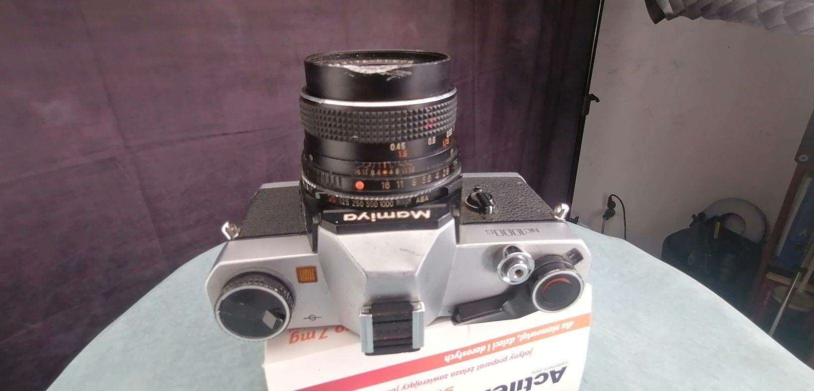 Mamiya lustrzanka analogowa z obiektywem