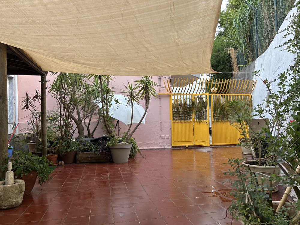 Moradia com terraço Almada zona calma perto Seminario