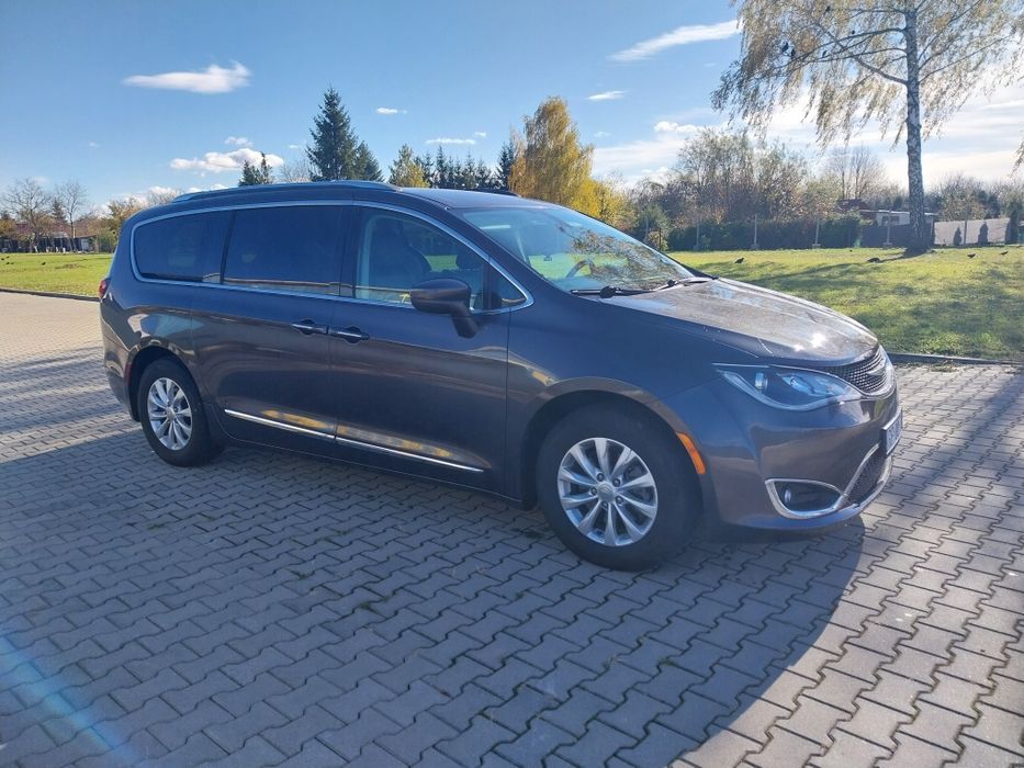 Chrysler Pacifica 3.6 2018 rok 8 osobowy