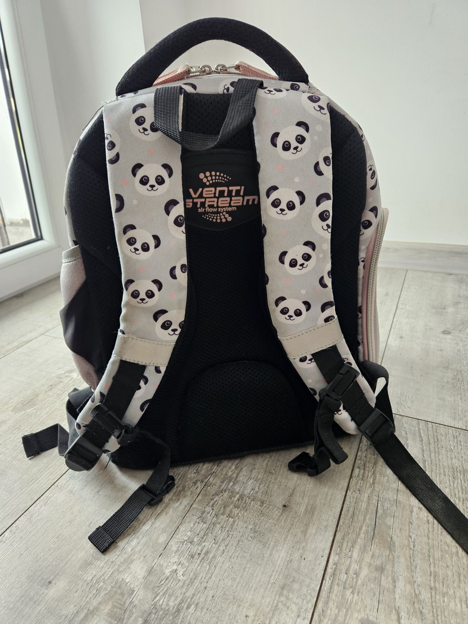 Tornister plecak panda dla dziewczynki Majewski