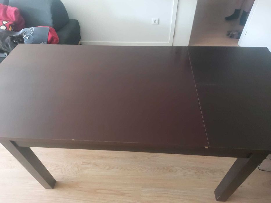 Mesa de jantar com 4 cadeiras