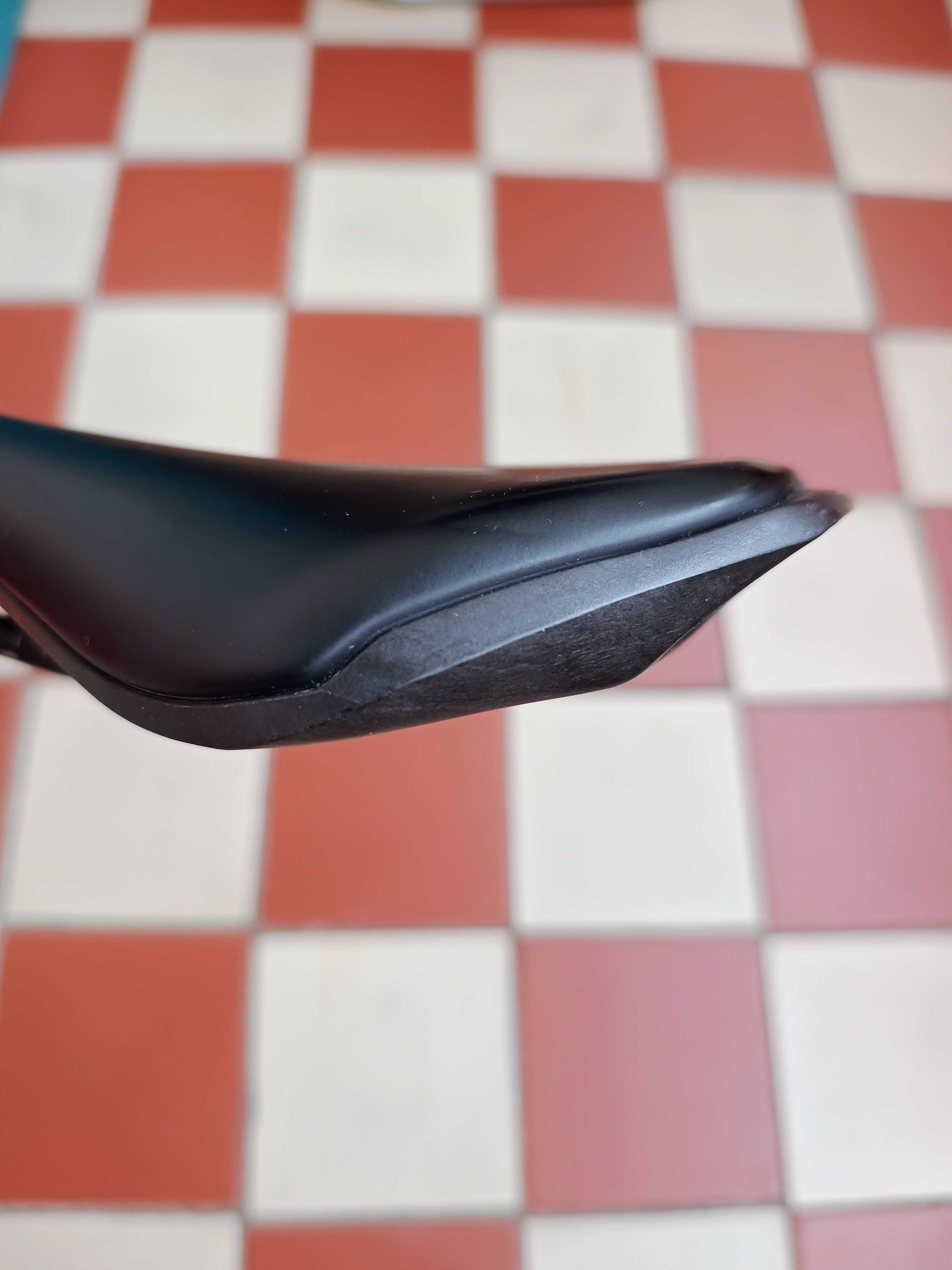 Siodełko Pro Stealth Curved Performance 142 mm