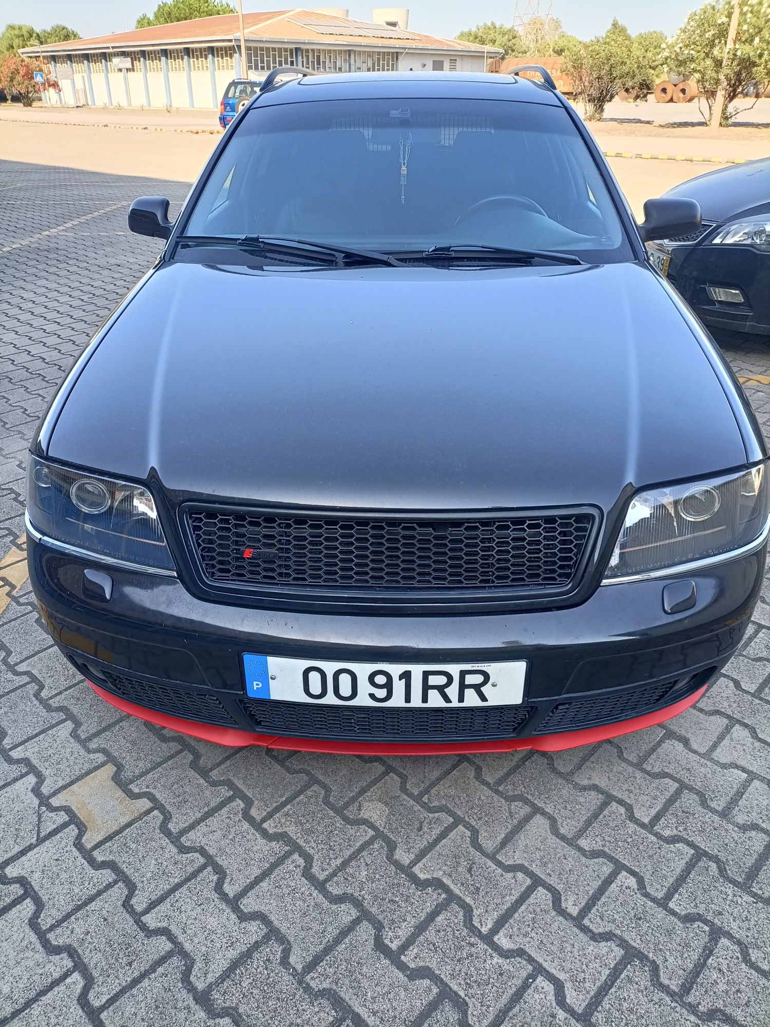 Audi A6 2.5cc V6 TDI com 210cv
