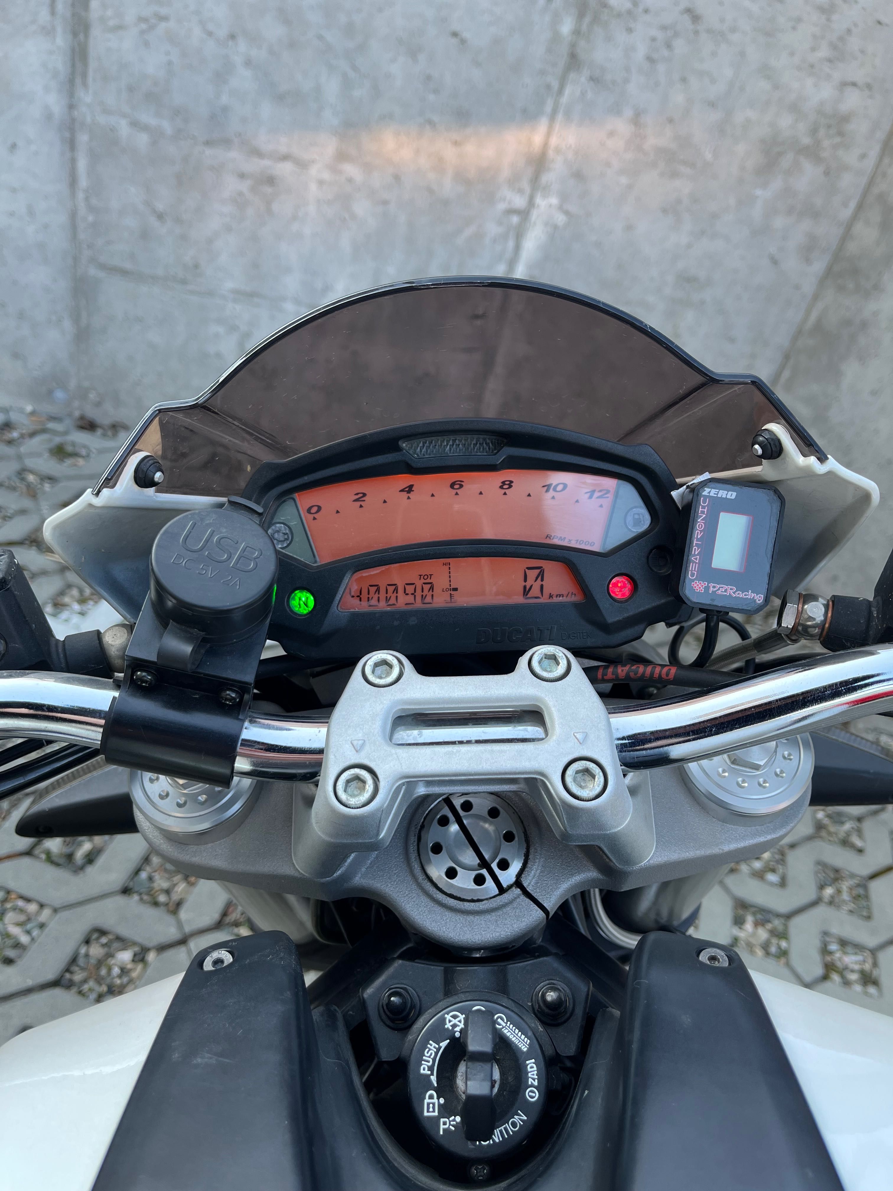 Ducati monster 696