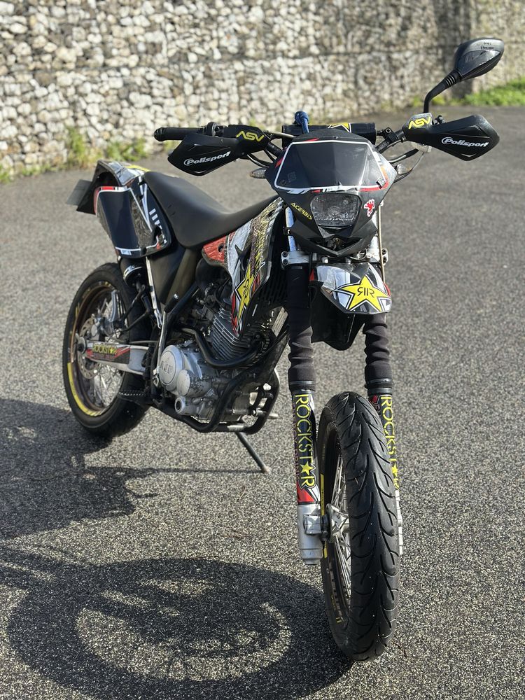 AJP 125 matriculada