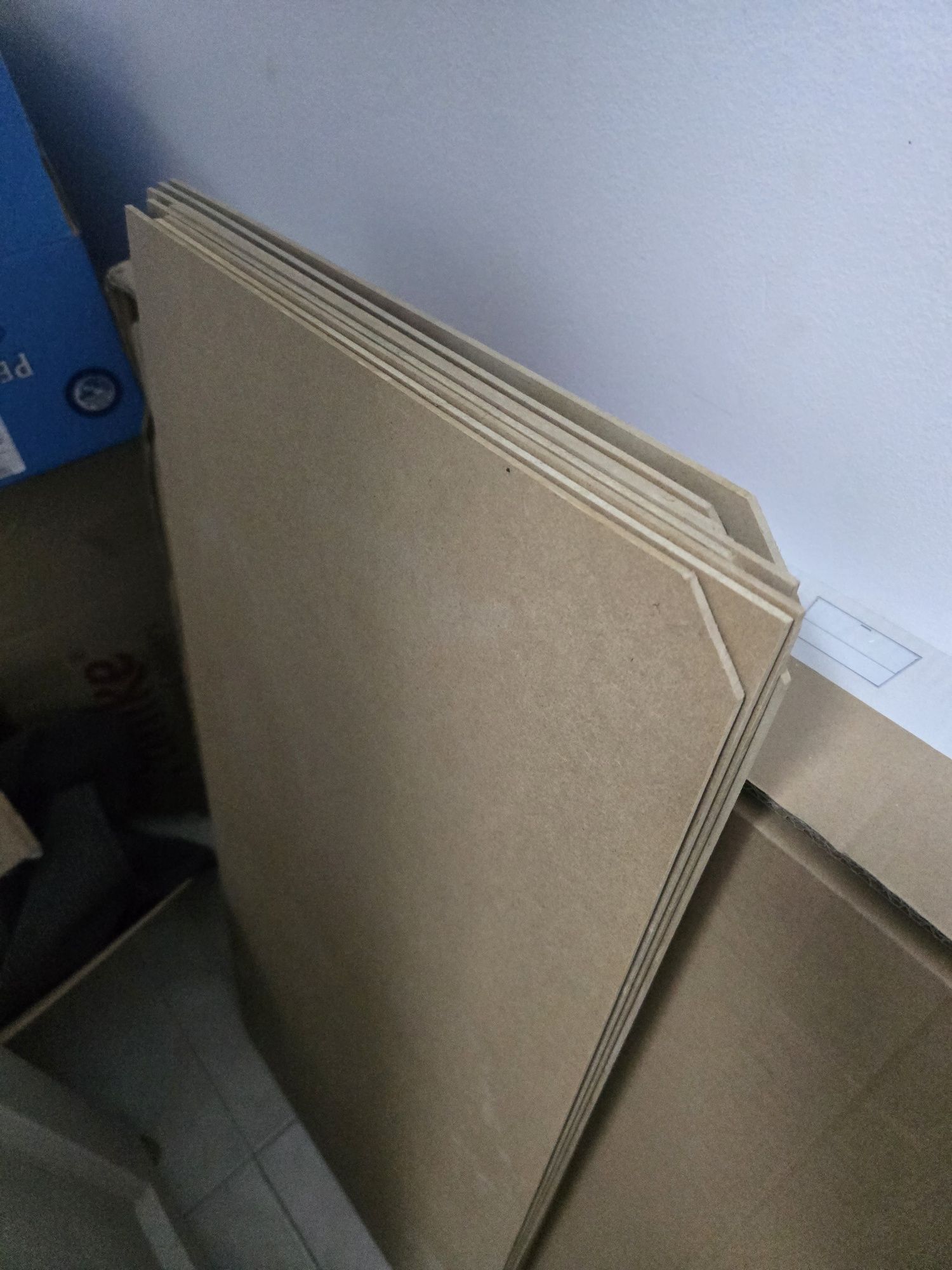 2 estantes metálicas