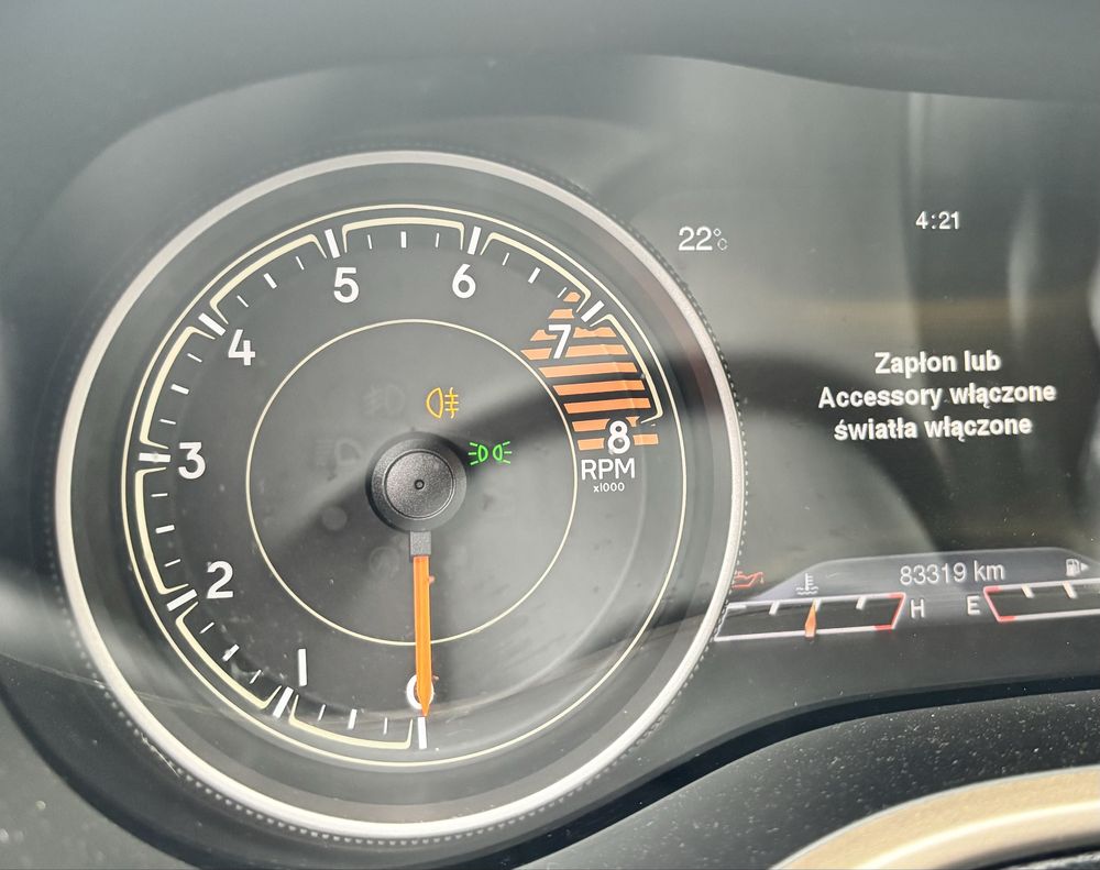 Jeep cherokee kl radio polski parzyste fale mgla kierunki kluczyki