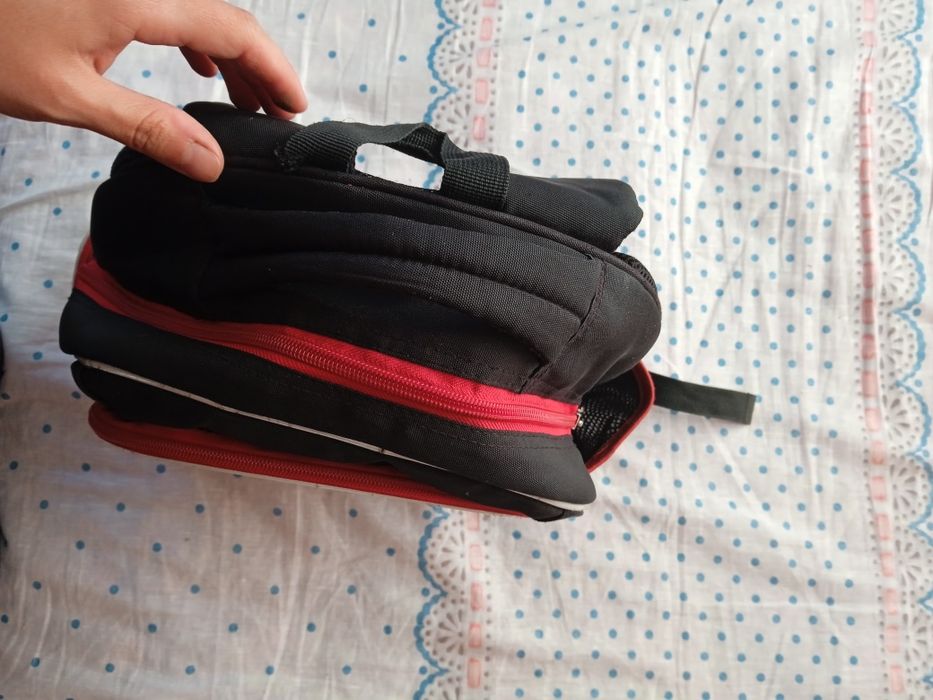 Портфель рюкзак для хлопчика початкових класів