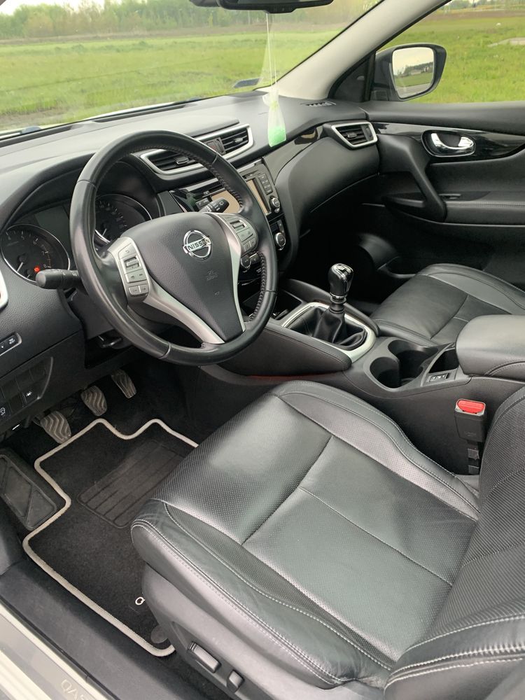 Nissan Qashqai 1,2 Benzyna Tekna