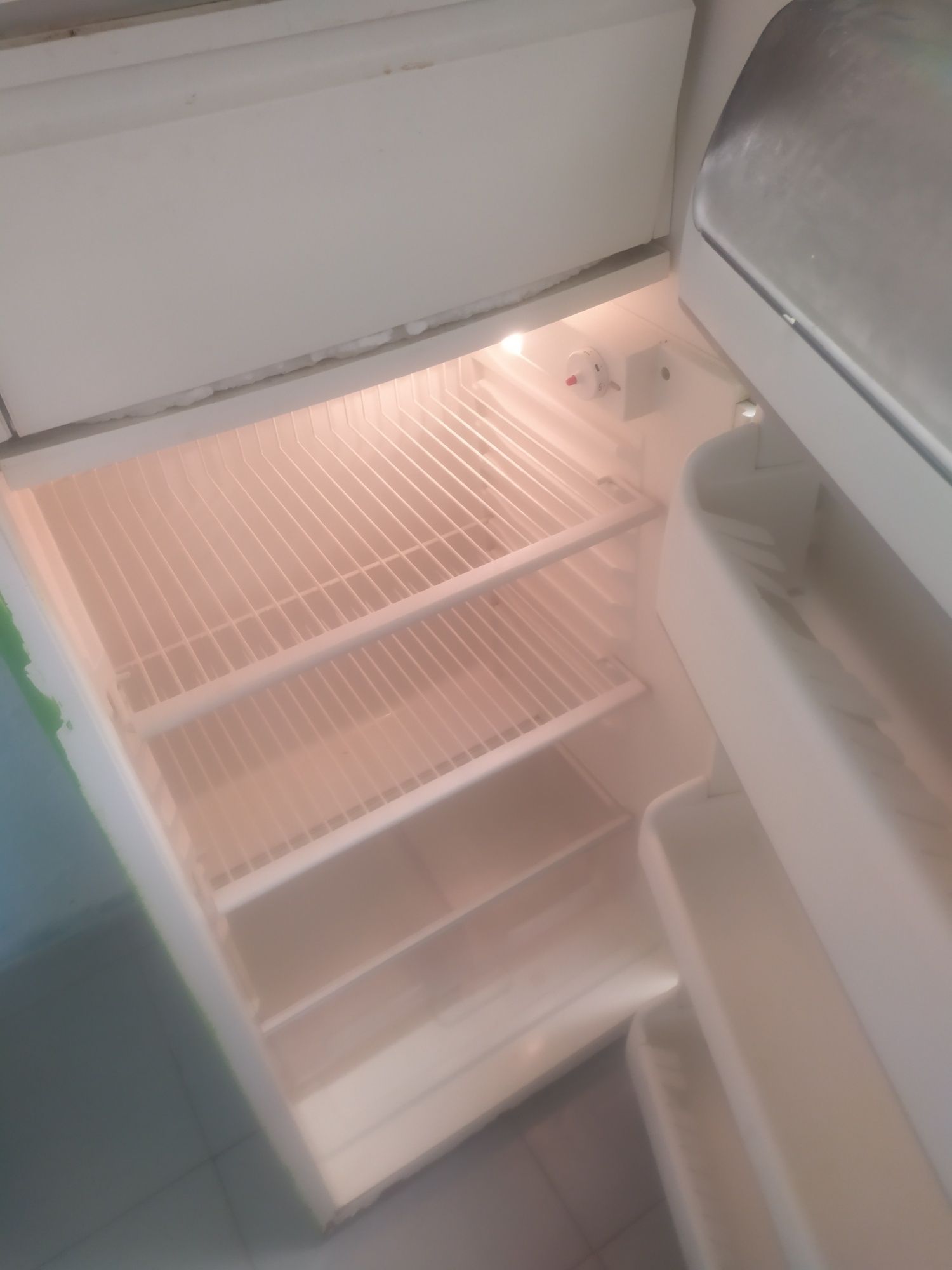 Frigorífico a funcionar na perfeição