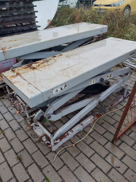 Sprzedam podnośnik samochodowy.