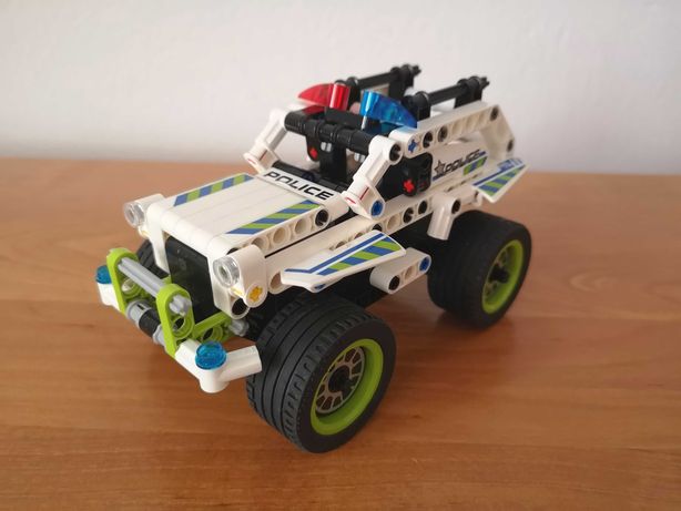 Lego Technic (42047) Radiowóz policyjny pościgowy