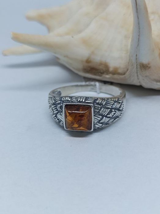 Srebrny pierścionek/sygnet z bursztynem, srebro 925, rozm 29