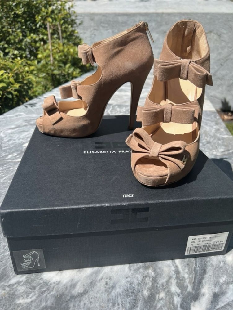 Sapatos Elisabetta Franchi com laços