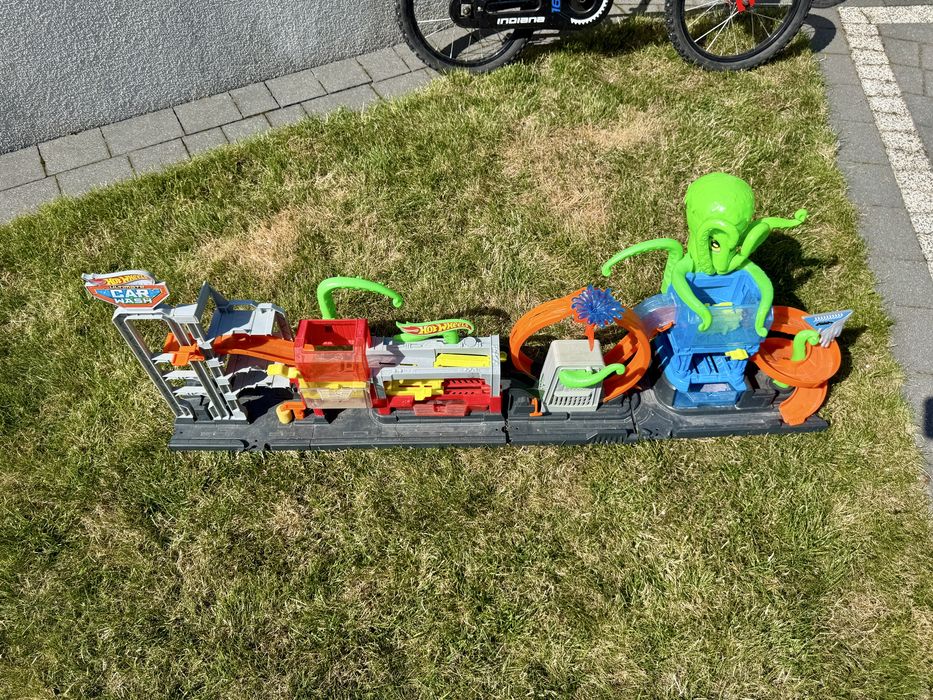 Tor Hot Wheels ośmiornica