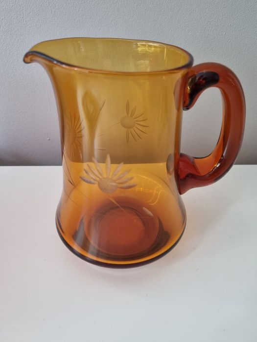 Dzbanek PRL ręcznie frezowany