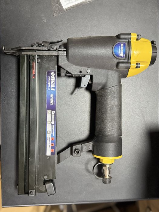 Степлер пневматичний