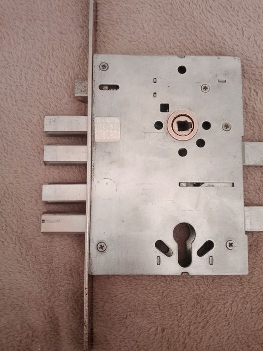 Замок врізний Апекс Т34