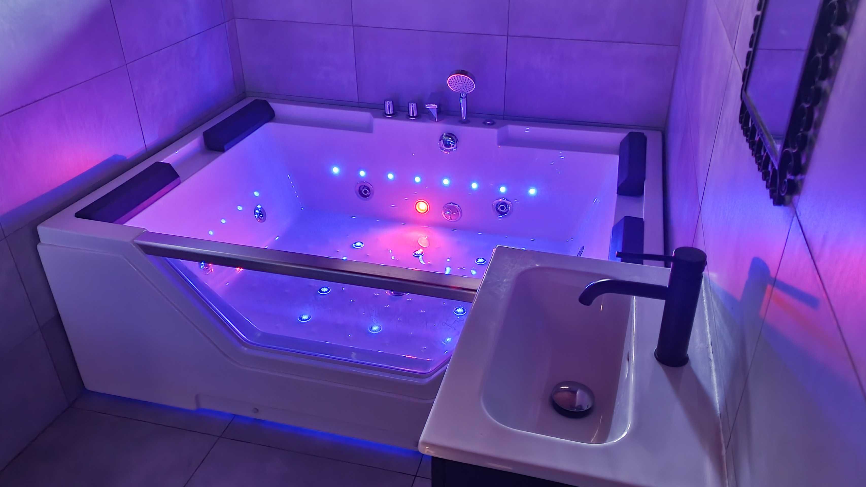 Duża Willa z sauną, jacuzzi i bilardem