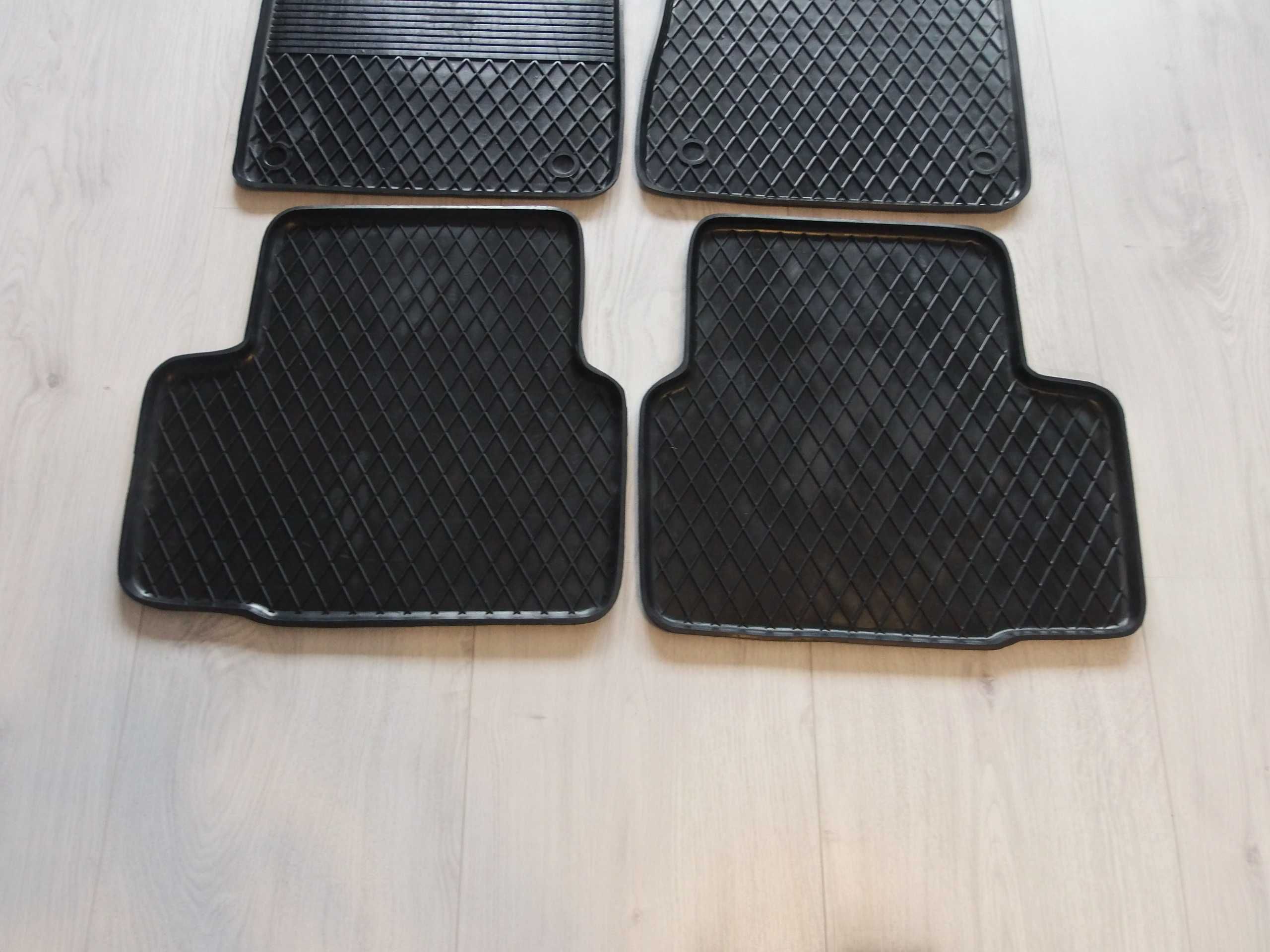Dywaniki Gumowe BMW X3 E83 Rok 03-10 Korytkowe Dopasowane