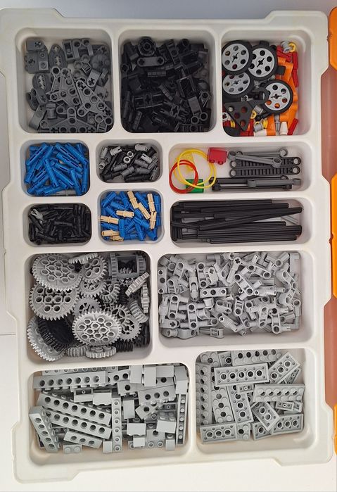 LEGO Mindstorms NXT 2.0 - zestaw edukacyjny do nauki Robotyki