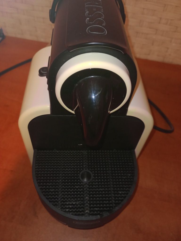 Ekspres ciśnieniowy DeLonghi nespresso