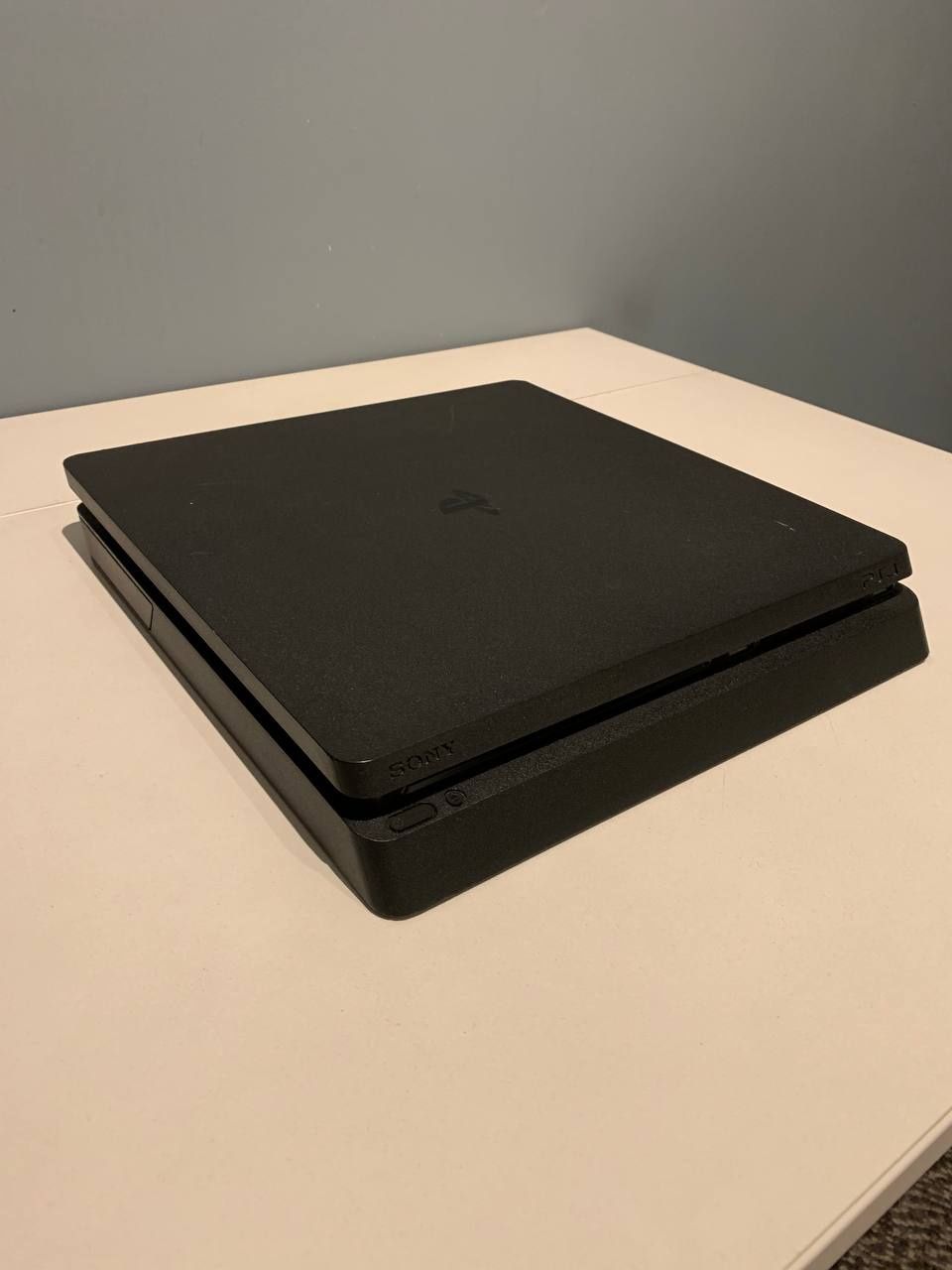 Sony PlayStation 4