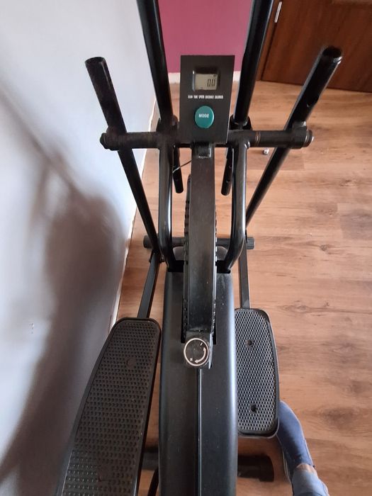 Orbitrek w kolorze czarnym