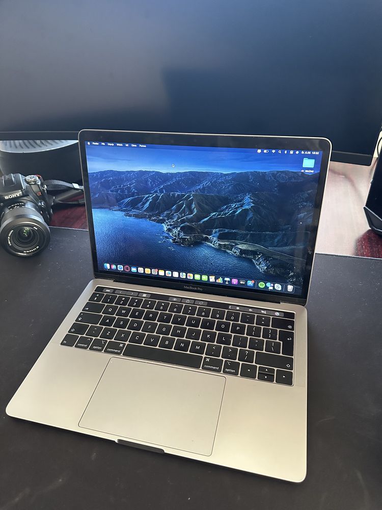 MacBook Pro 13 i5, 8gb Ram, 128 GB 2019 touchpad