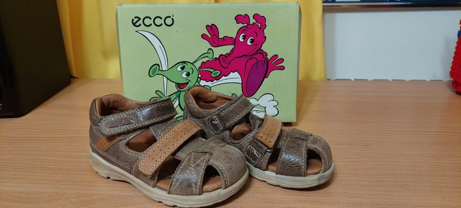 Sandały Eco rozmiar 24