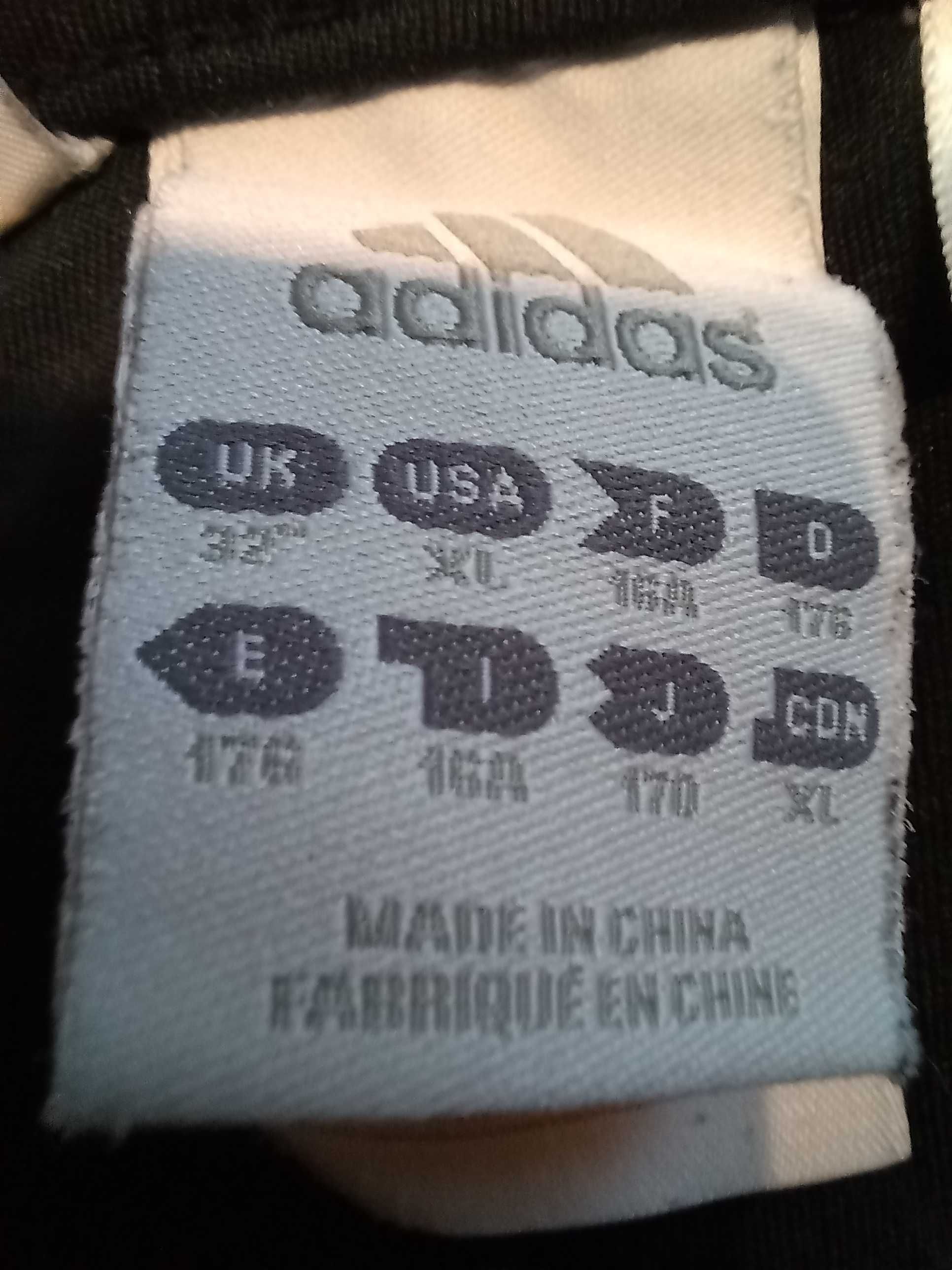 Adidas футбольные шорты. 176 р-р. Германия.