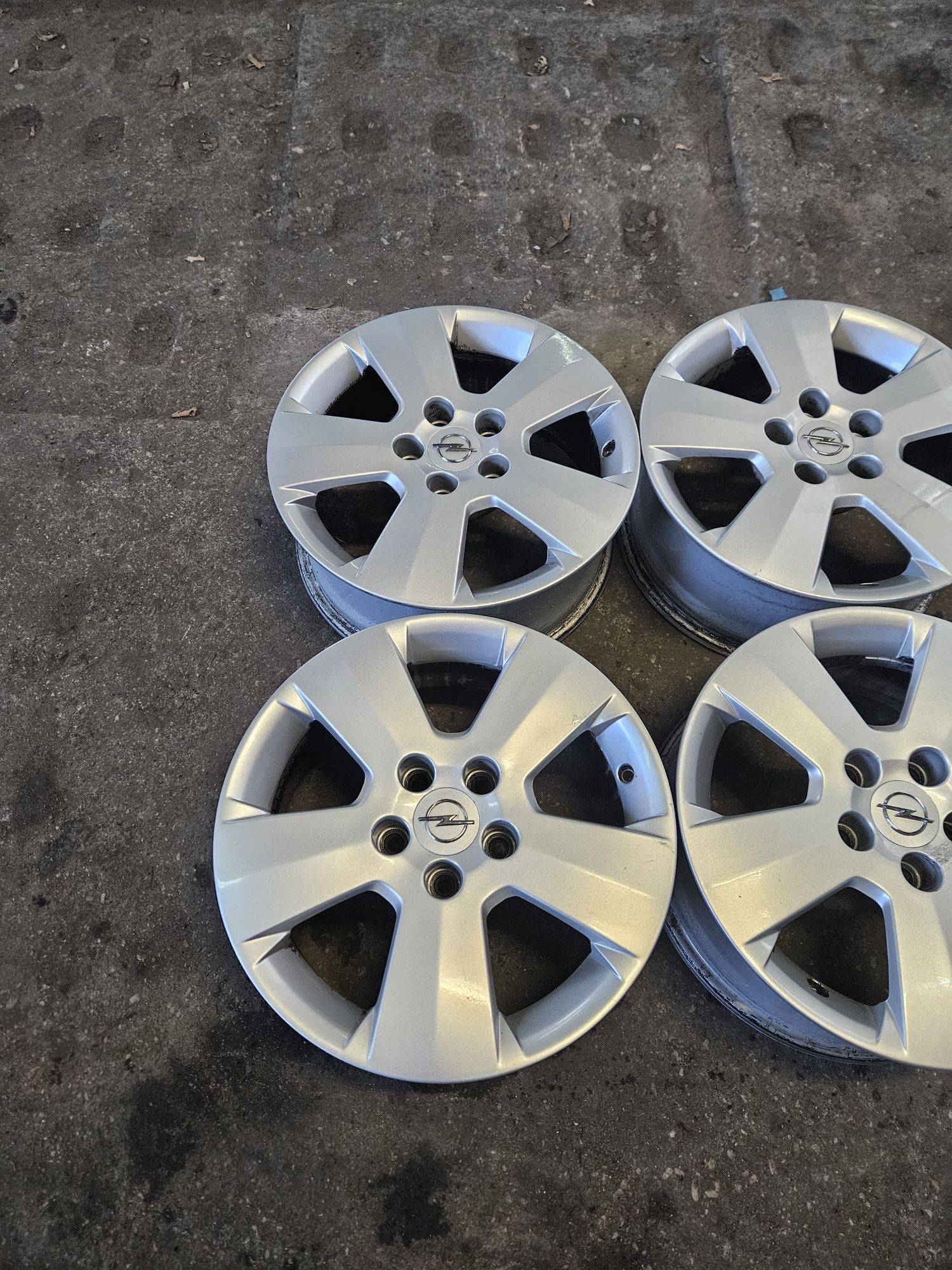 Alufelgi 16" Opel Astra Meriva Vectra B C Zafira Signum