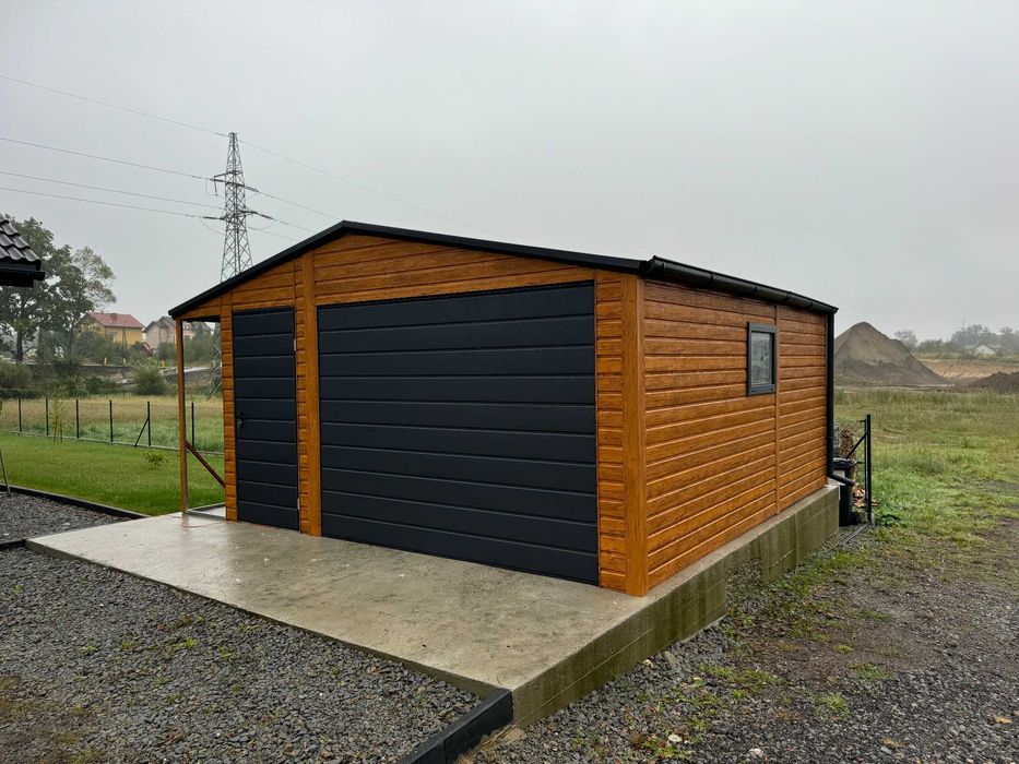 Garaż blaszany dwuspadowy 6x5.8m, złoty dąb + grafit, automat do bramy
