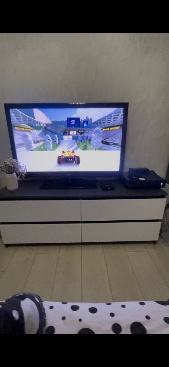 Продам Xbox one 500gb або обмін на модель нижче