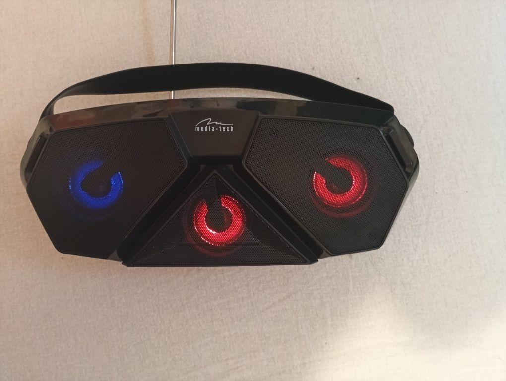 Głośnik Bluetooth z radiem ,