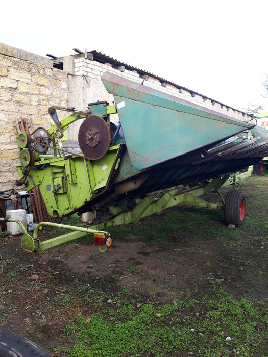 Комбайн зернозбиральний Claas Mega 208