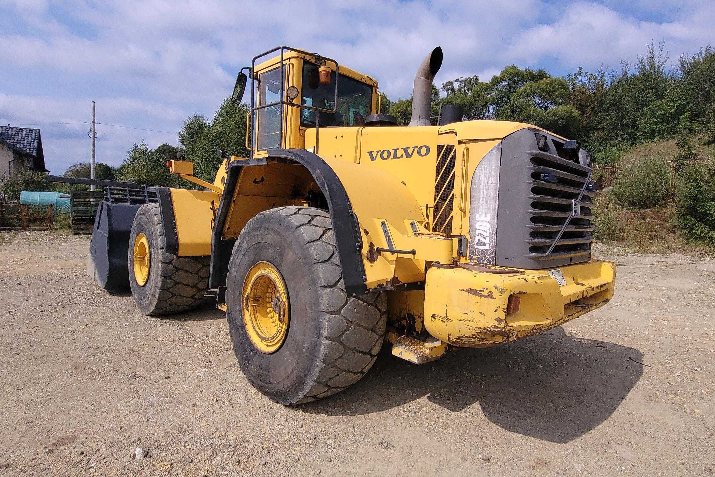 Ładowarka kołowa Volvo L220E. Łyżka