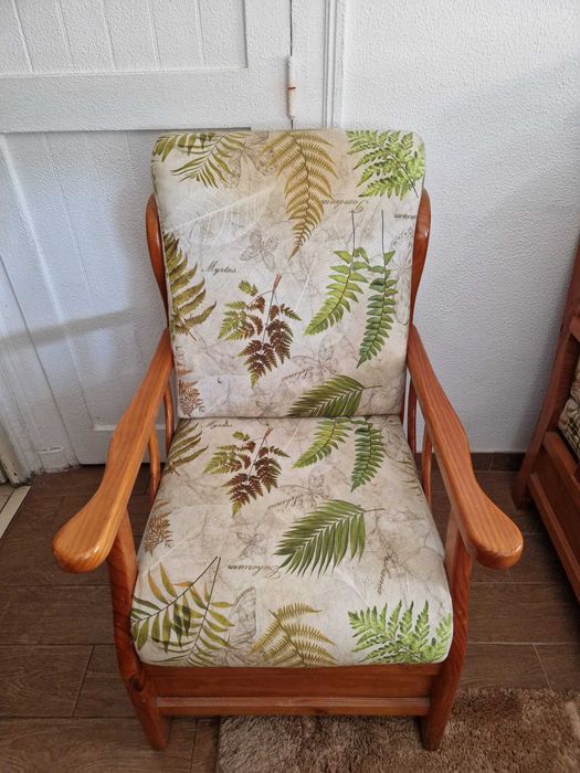 Dois Cadeirões em excdelente estado