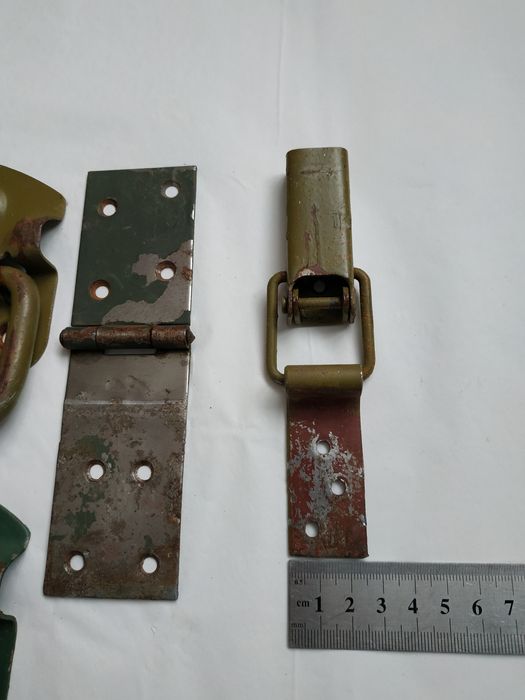 Защёлки, петли для  ящиков , і тп.