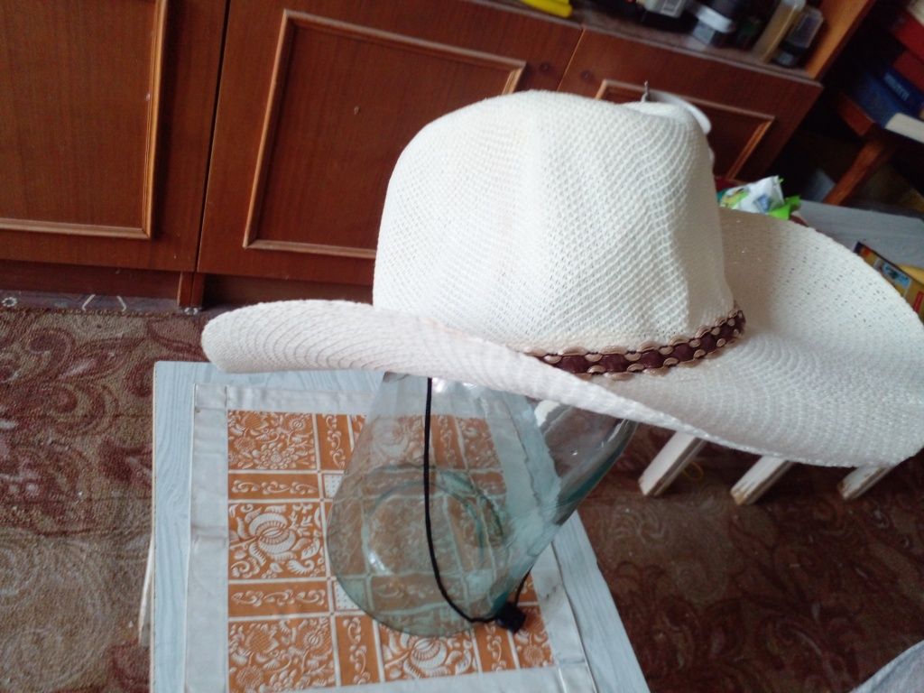 Летняя фетровая шляпа
